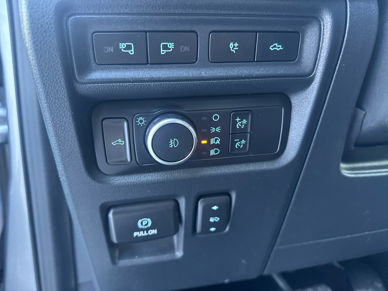 Ford F-150 4WD SuperCrew 145" Lariat 2021