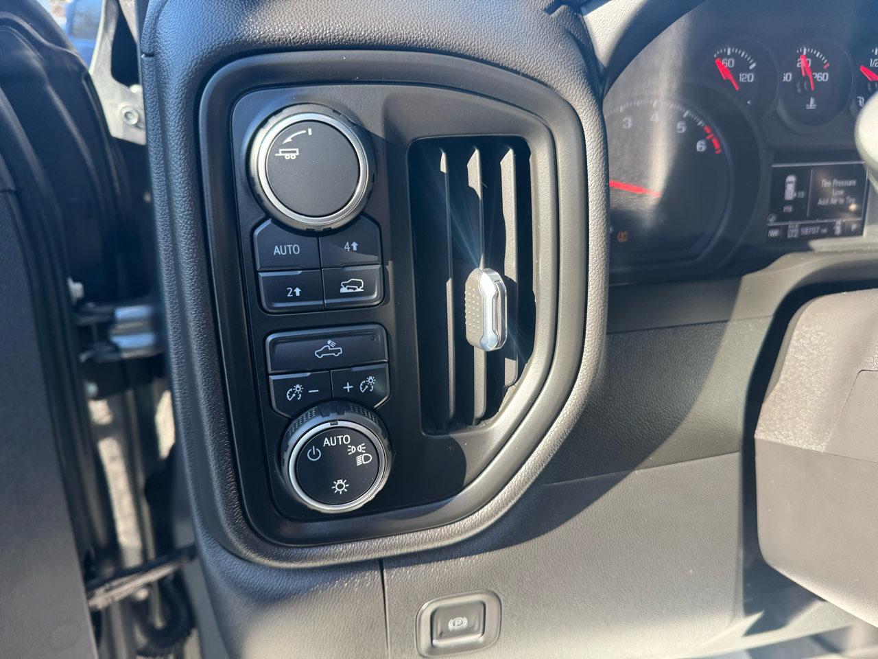 Chevrolet Silverado 1500 4WD Crew Cab 147" Custom 2021