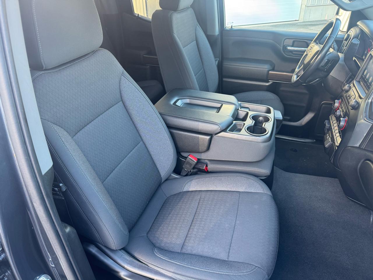 Chevrolet Silverado 1500 4WD Double Cab 147" RST 2021