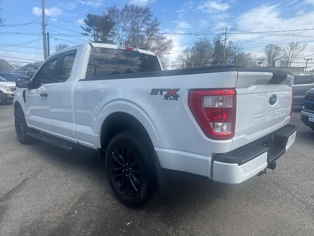Ford F-150 4WD SuperCab 145" STX 2023