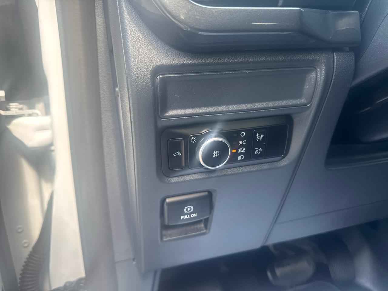 Ford F-150 4WD SuperCab 145" STX 2023