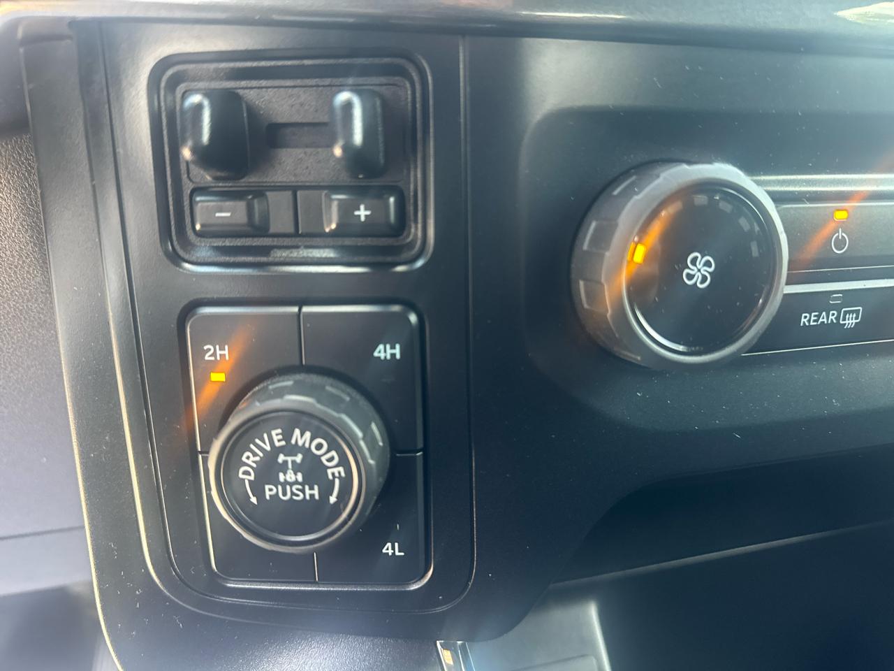 Ford F-150 4WD SuperCab 145" STX 2023