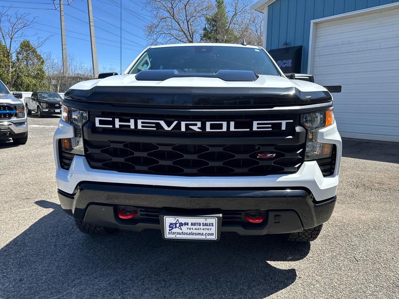 Chevrolet Silverado 1500 4WD Crew Cab 147" Custom Trail Boss 2023