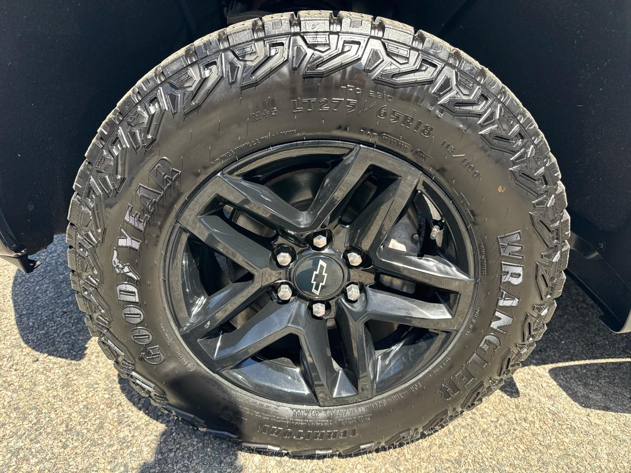 Chevrolet Silverado 1500 4WD Crew Cab 147" Custom Trail Boss 2023