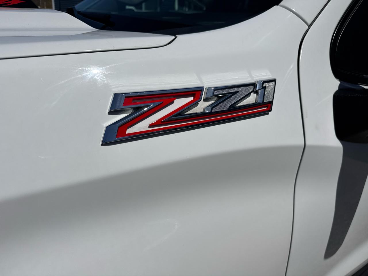 Chevrolet Silverado 1500 4WD Crew Cab 147" Custom Trail Boss 2023