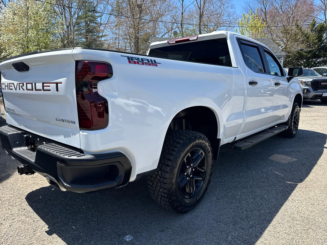Chevrolet Silverado 1500 4WD Crew Cab 147" Custom Trail Boss 2023