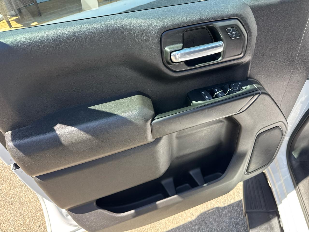 Chevrolet Silverado 1500 4WD Crew Cab 147" Custom Trail Boss 2023