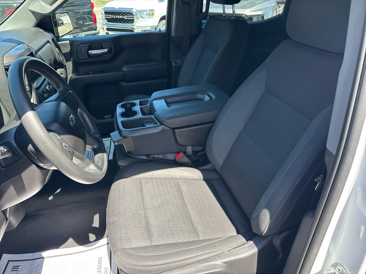 Chevrolet Silverado 1500 4WD Crew Cab 147" Custom Trail Boss 2023