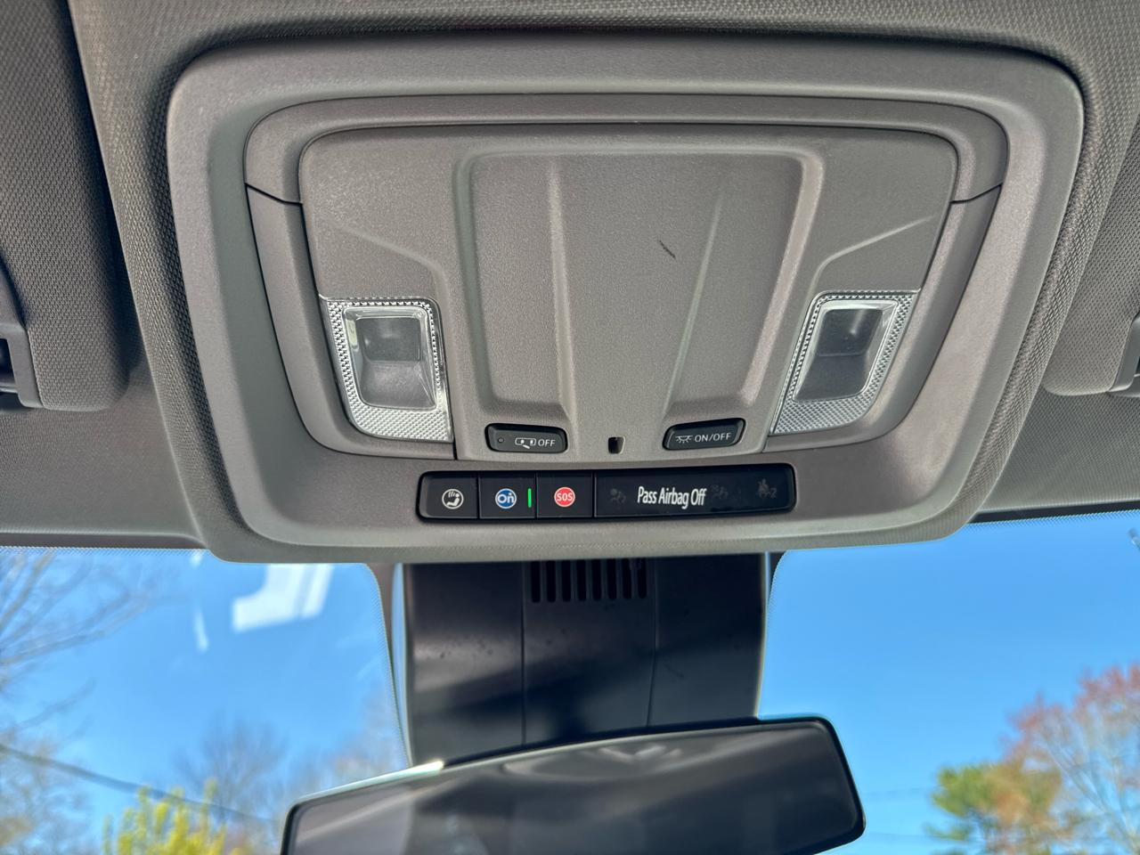 Chevrolet Silverado 1500 4WD Crew Cab 147" Custom Trail Boss 2023