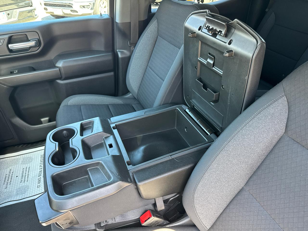 Chevrolet Silverado 1500 4WD Crew Cab 147" Custom Trail Boss 2023