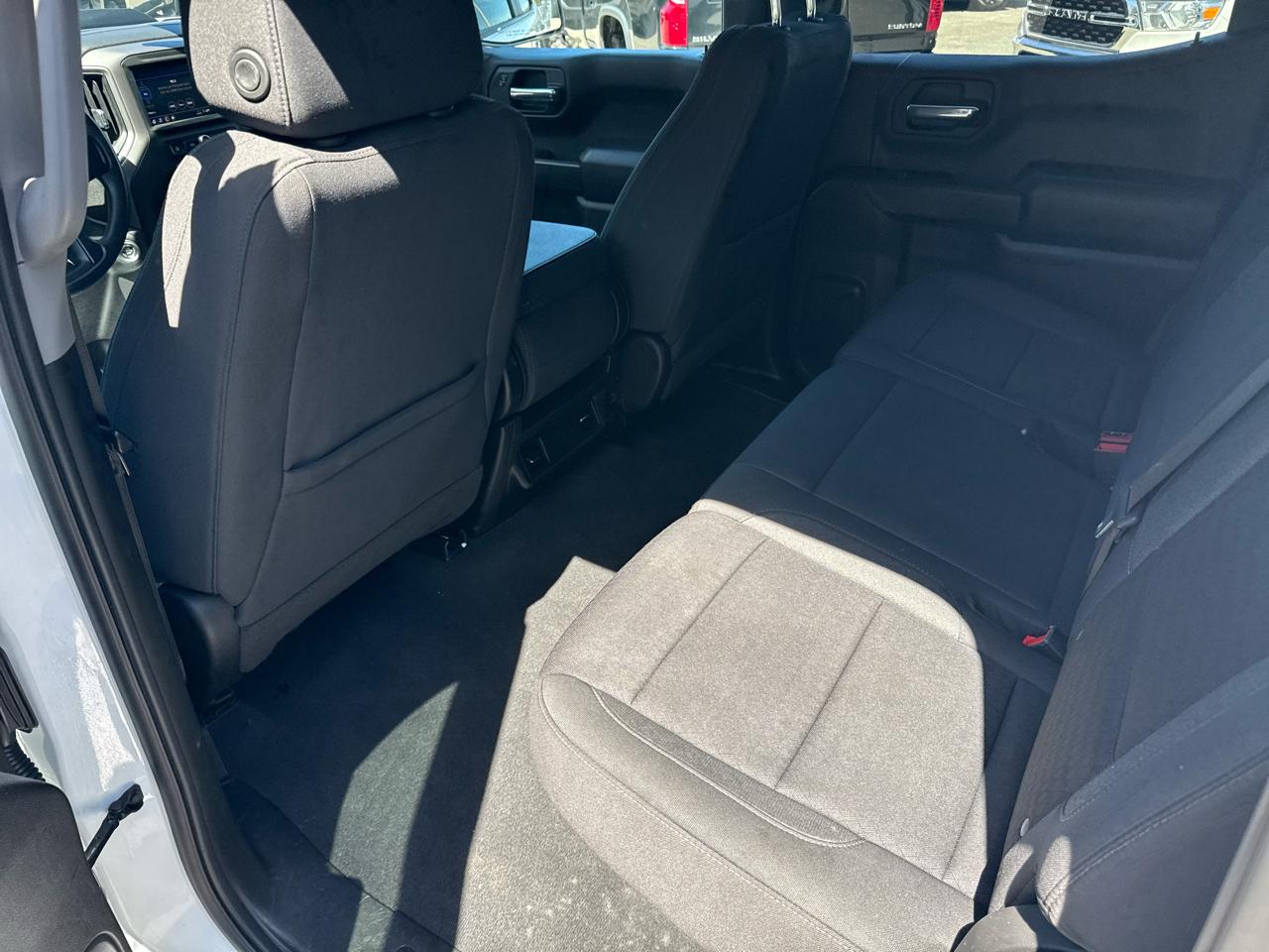 Chevrolet Silverado 1500 4WD Crew Cab 147" Custom Trail Boss 2023