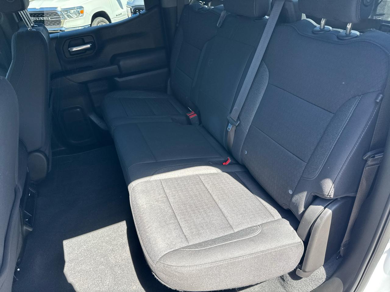 Chevrolet Silverado 1500 4WD Crew Cab 147" Custom Trail Boss 2023