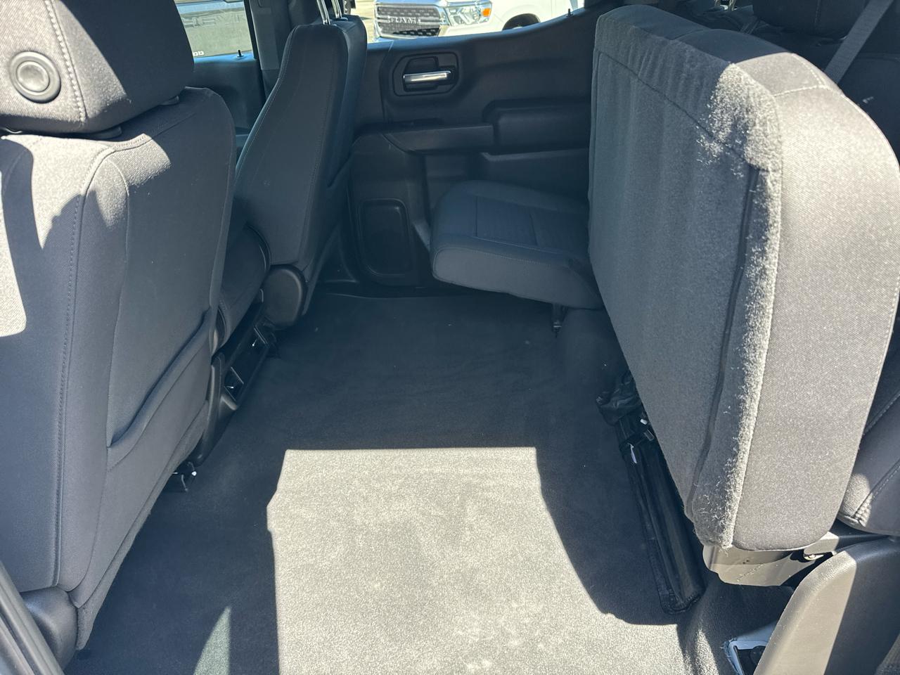 Chevrolet Silverado 1500 4WD Crew Cab 147" Custom Trail Boss 2023