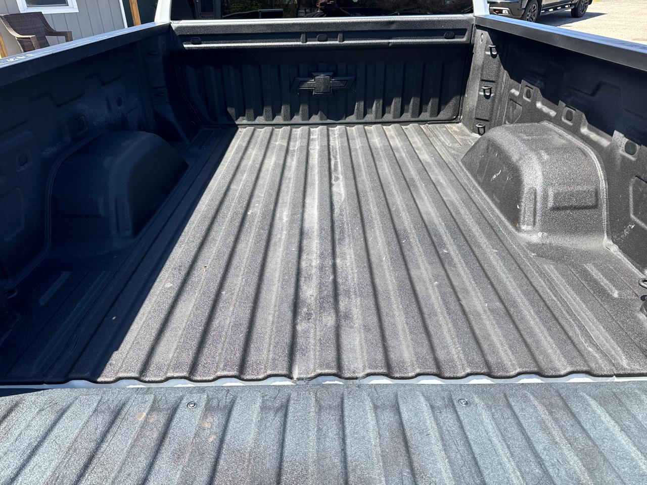 Chevrolet Silverado 1500 4WD Crew Cab 147" Custom Trail Boss 2023