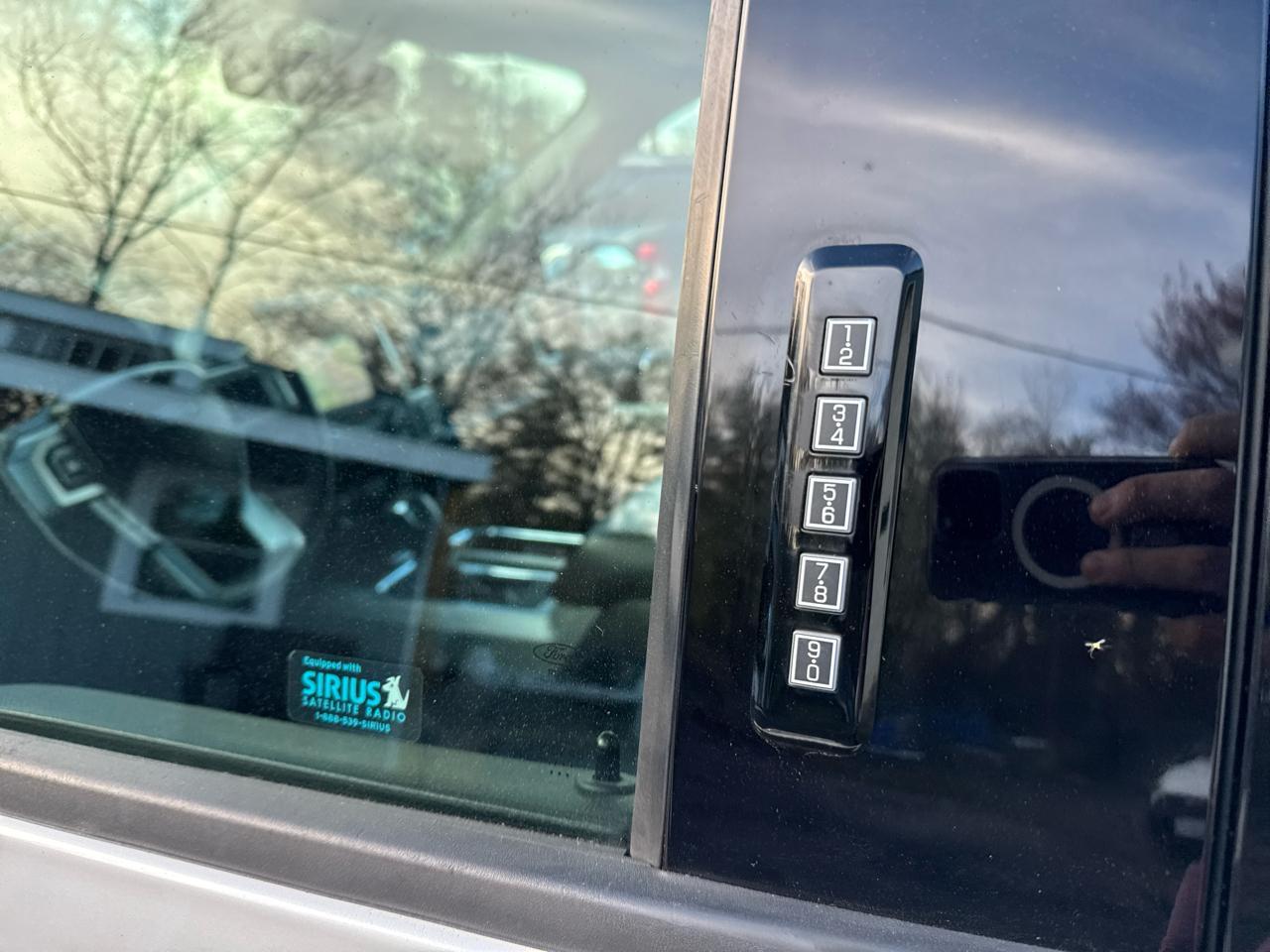 Ford F-150 4WD SuperCrew 139" Lariat 2018