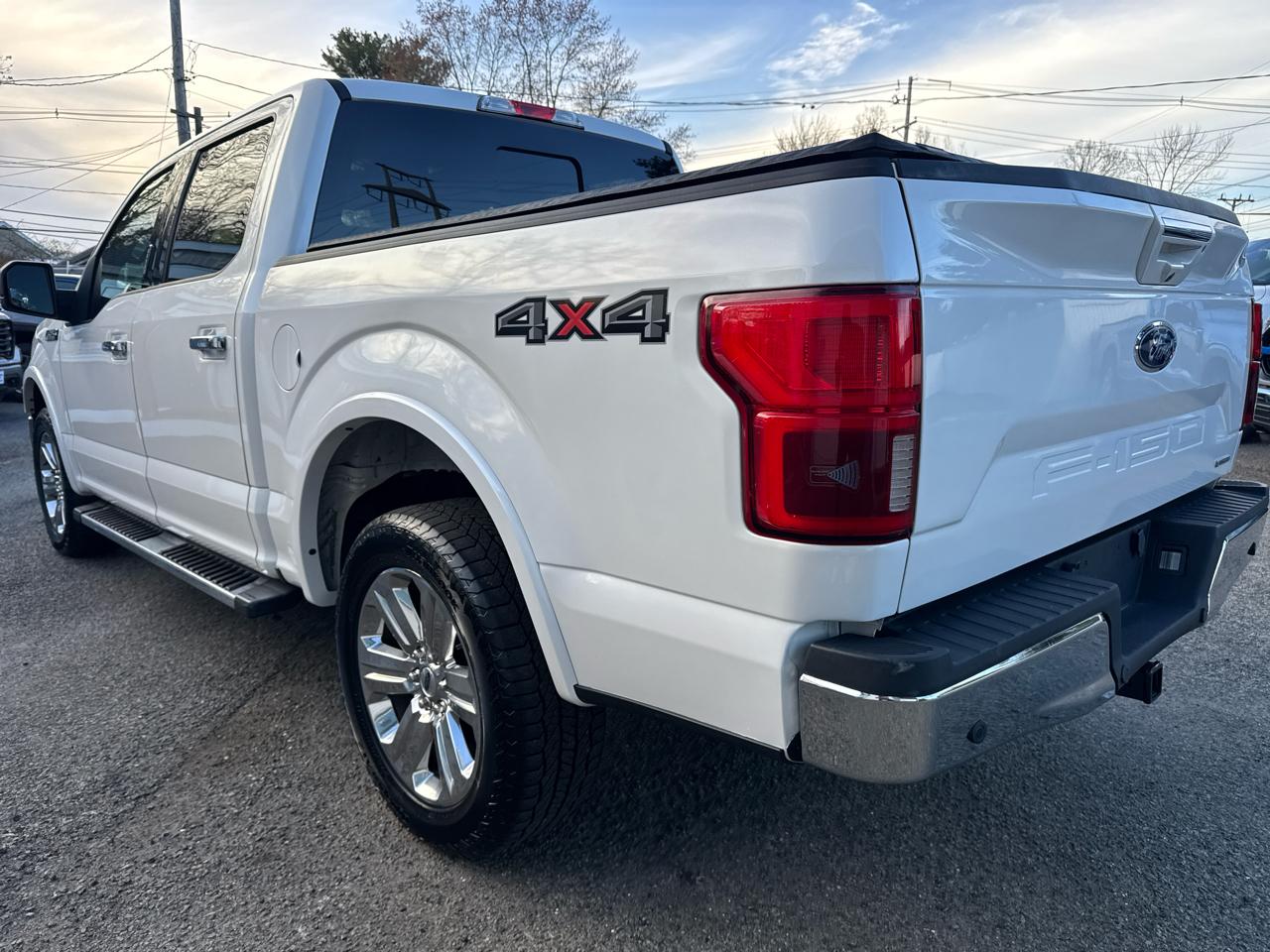 Ford F-150 4WD SuperCrew 139" Lariat 2018