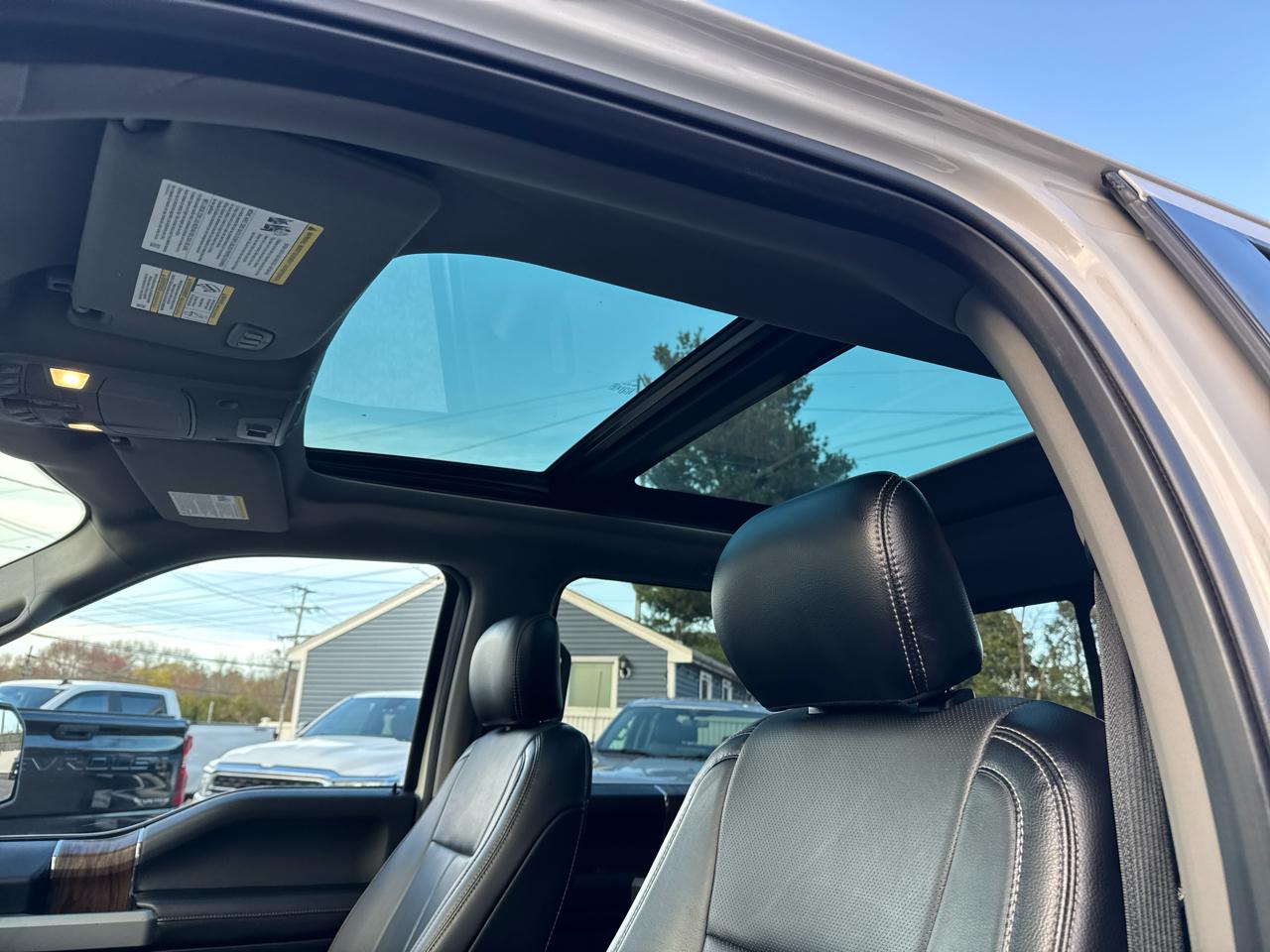 Ford F-150 4WD SuperCrew 139" Lariat 2018