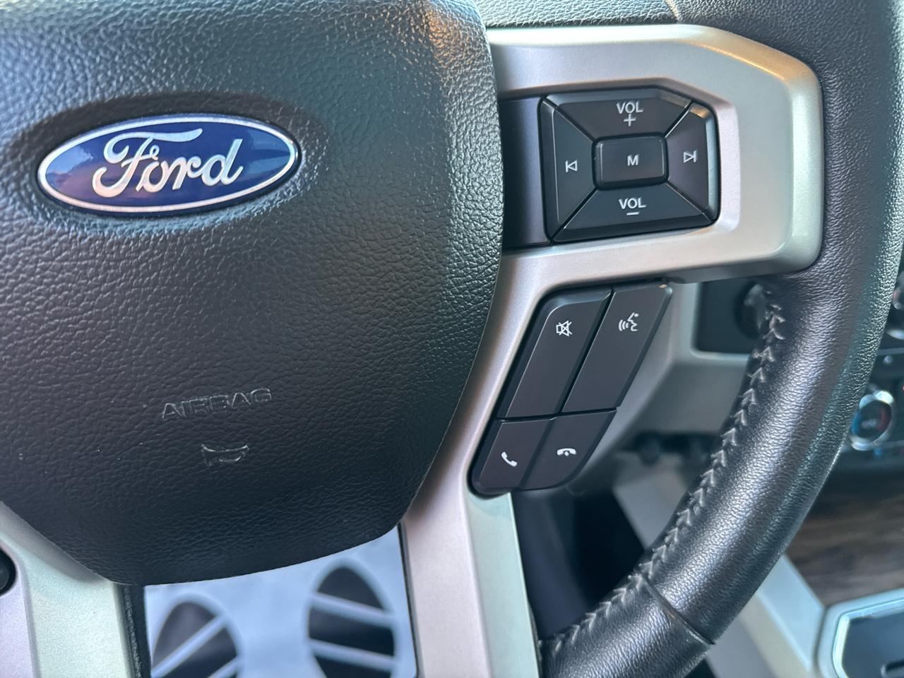 Ford F-150 4WD SuperCrew 139" Lariat 2018