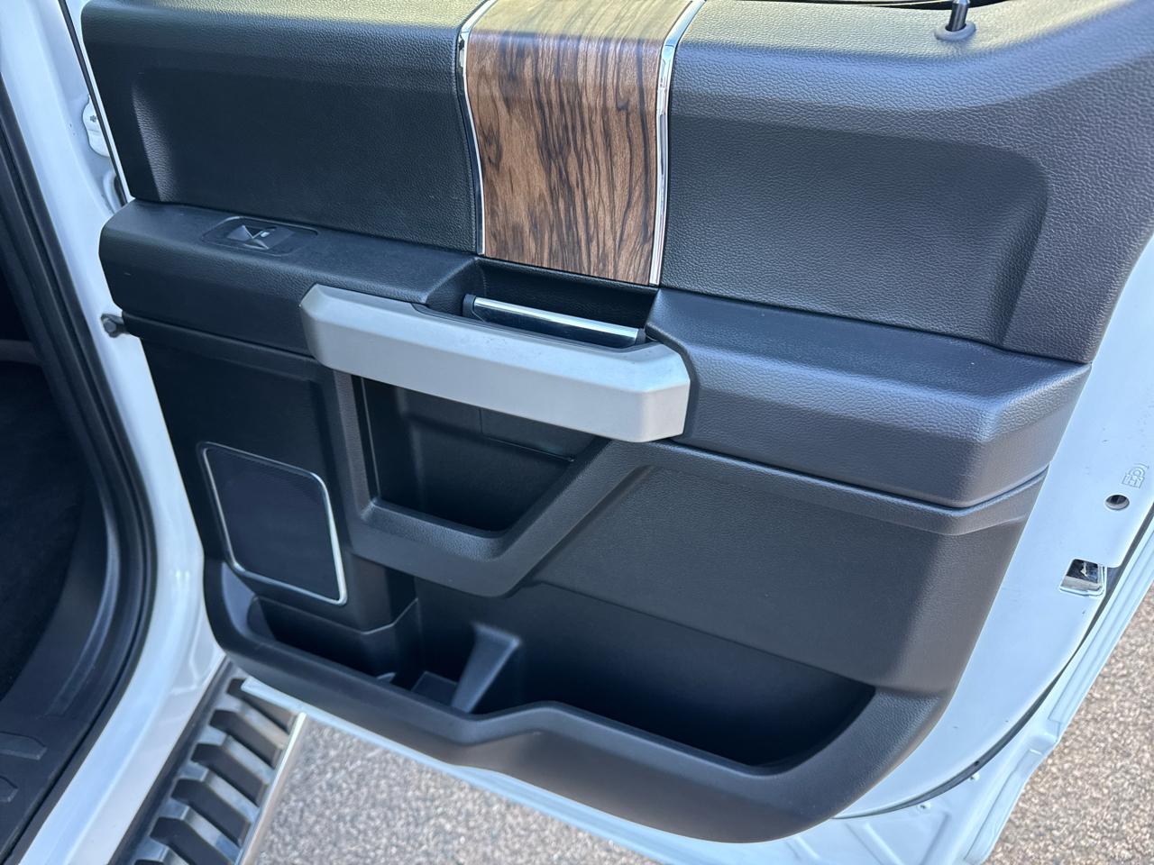 Ford F-150 4WD SuperCrew 139" Lariat 2018