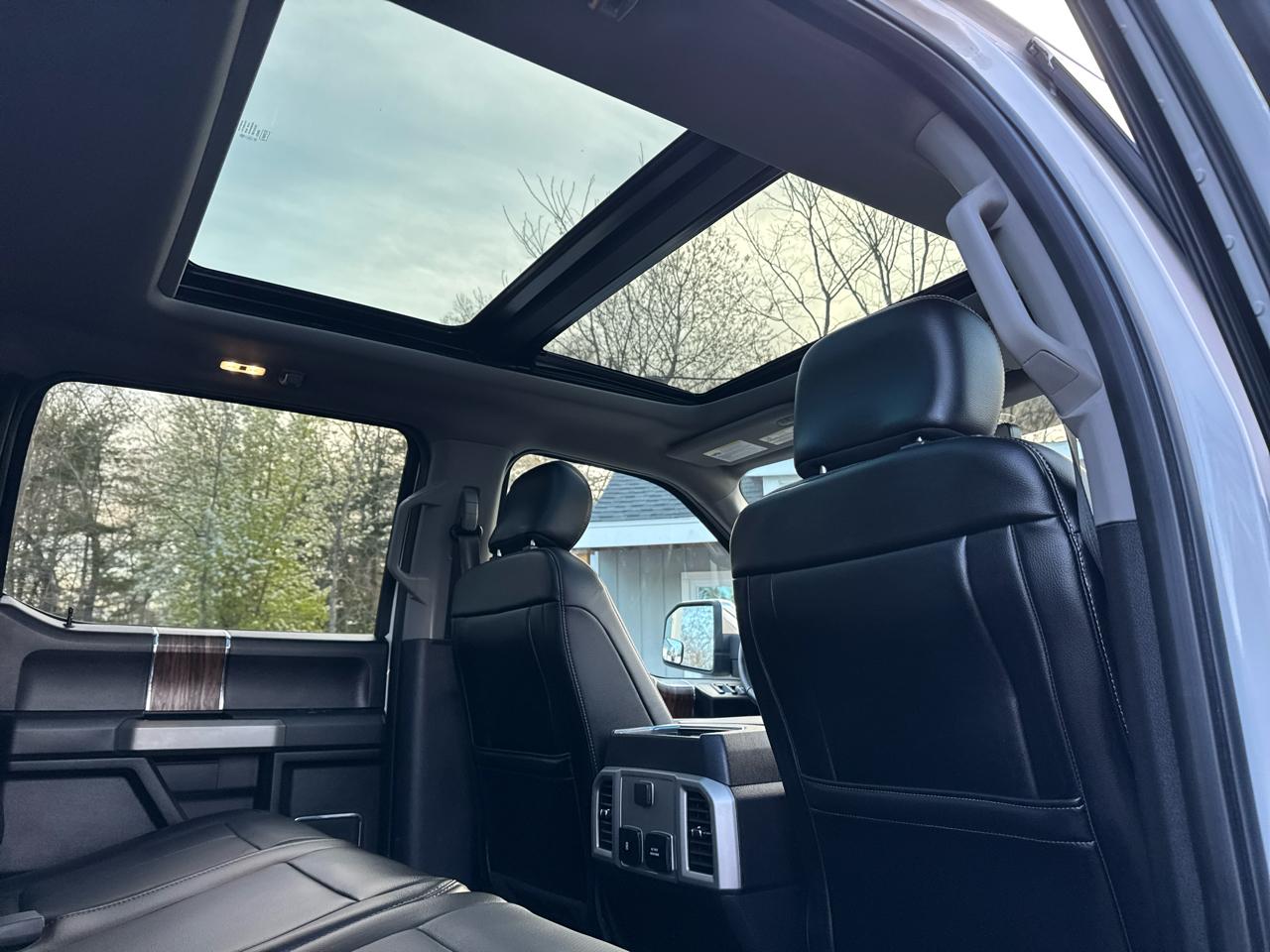 Ford F-150 4WD SuperCrew 139" Lariat 2018