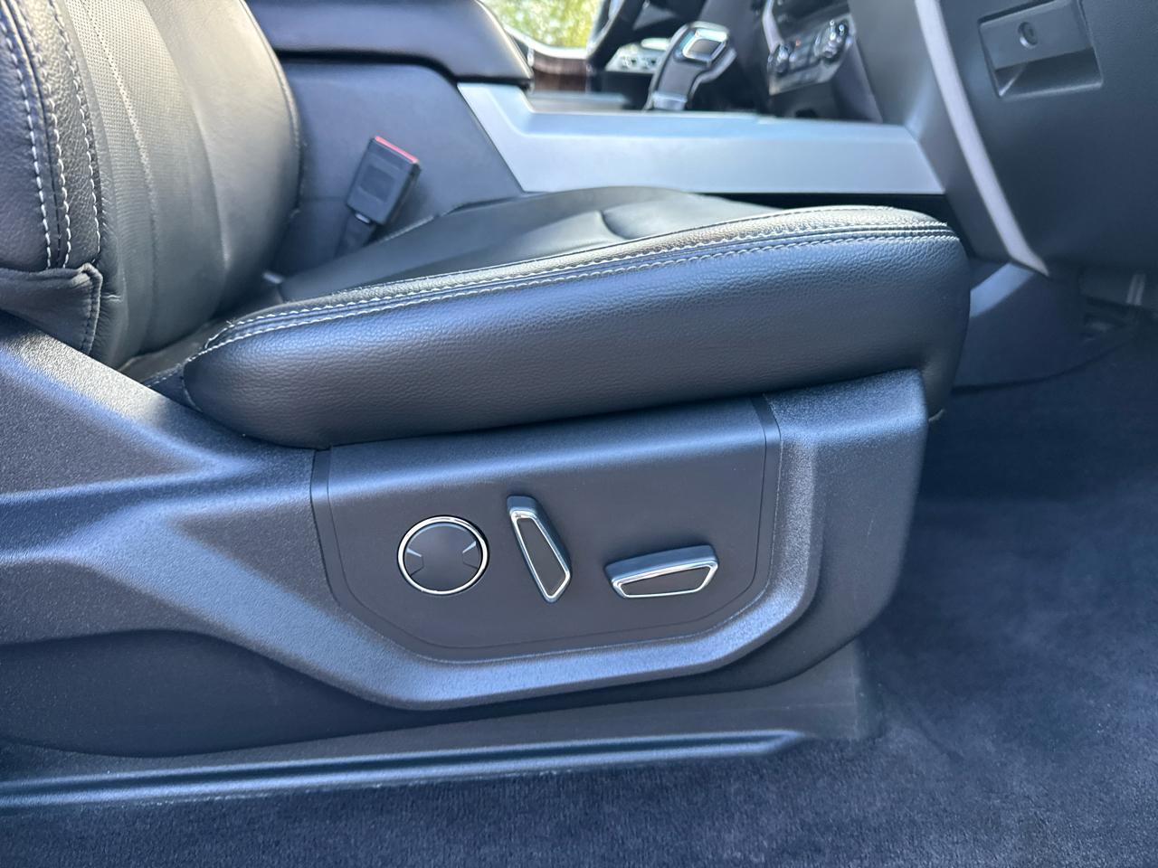 Ford F-150 4WD SuperCrew 139" Lariat 2018