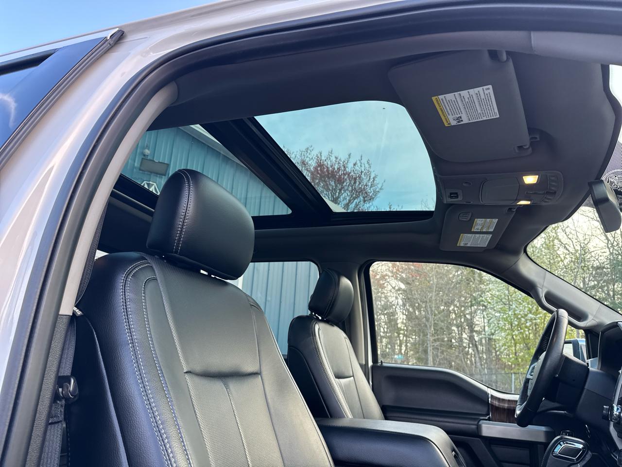 Ford F-150 4WD SuperCrew 139" Lariat 2018