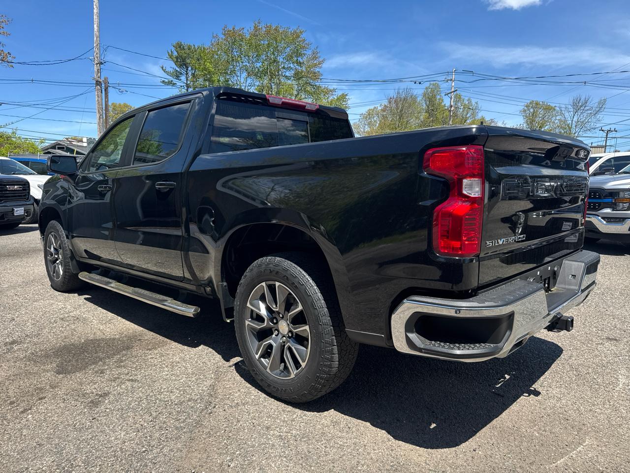 Chevrolet Silverado 1500 1LT Crew Cab 4WD 2022