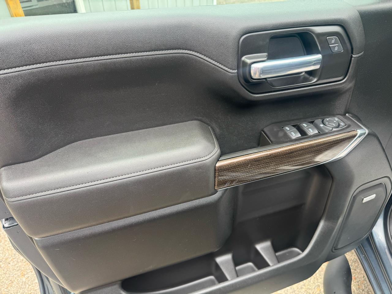 Chevrolet Silverado 1500 4WD Crew Cab 147" Custom Trail Boss 2021