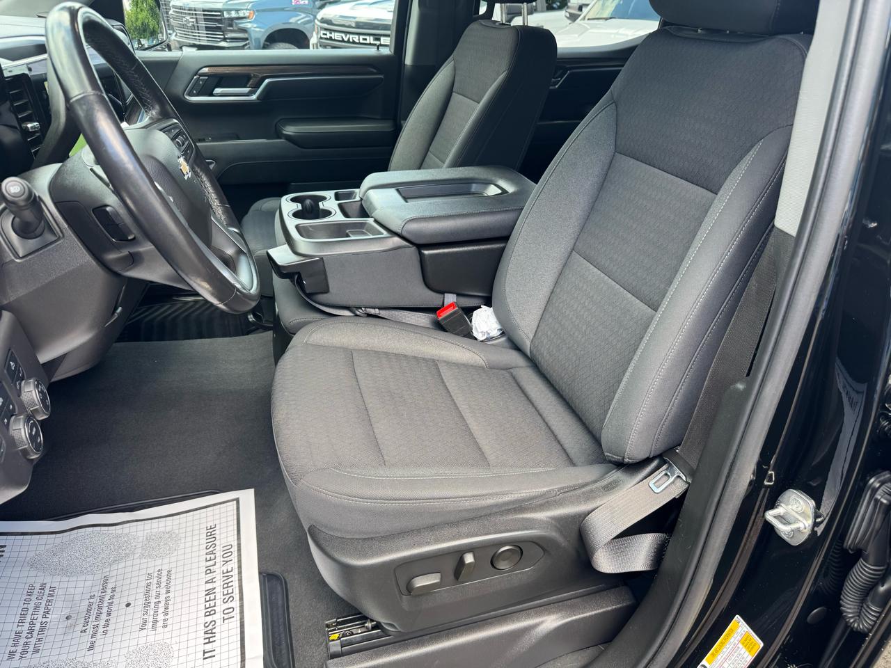 Chevrolet Silverado 1500 4WD Crew Cab 147" LT 2022