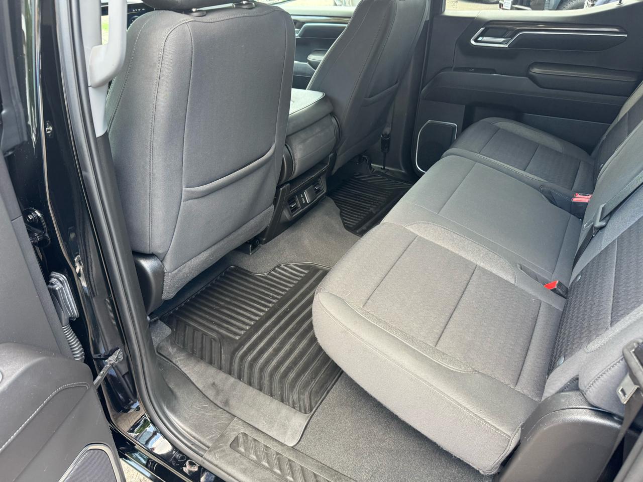 Chevrolet Silverado 1500 4WD Crew Cab 147" LT 2022