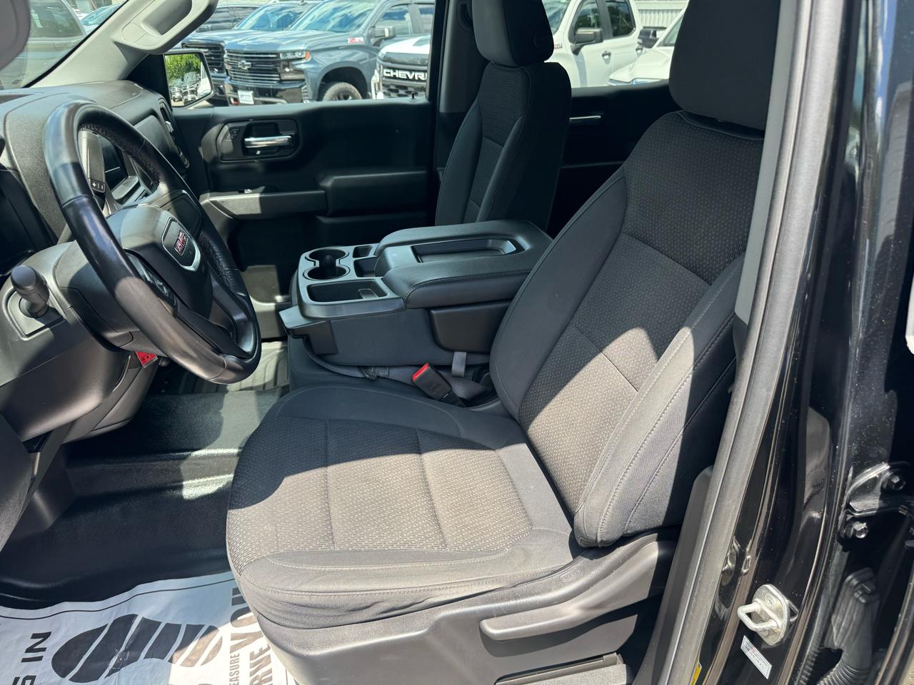 GMC Sierra 1500 4WD Crew Cab 147" 2020