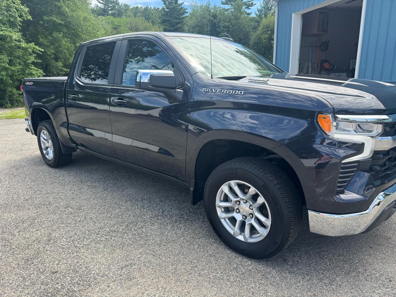 Chevrolet Silverado 1500 4WD Crew Cab 147" LT 2024