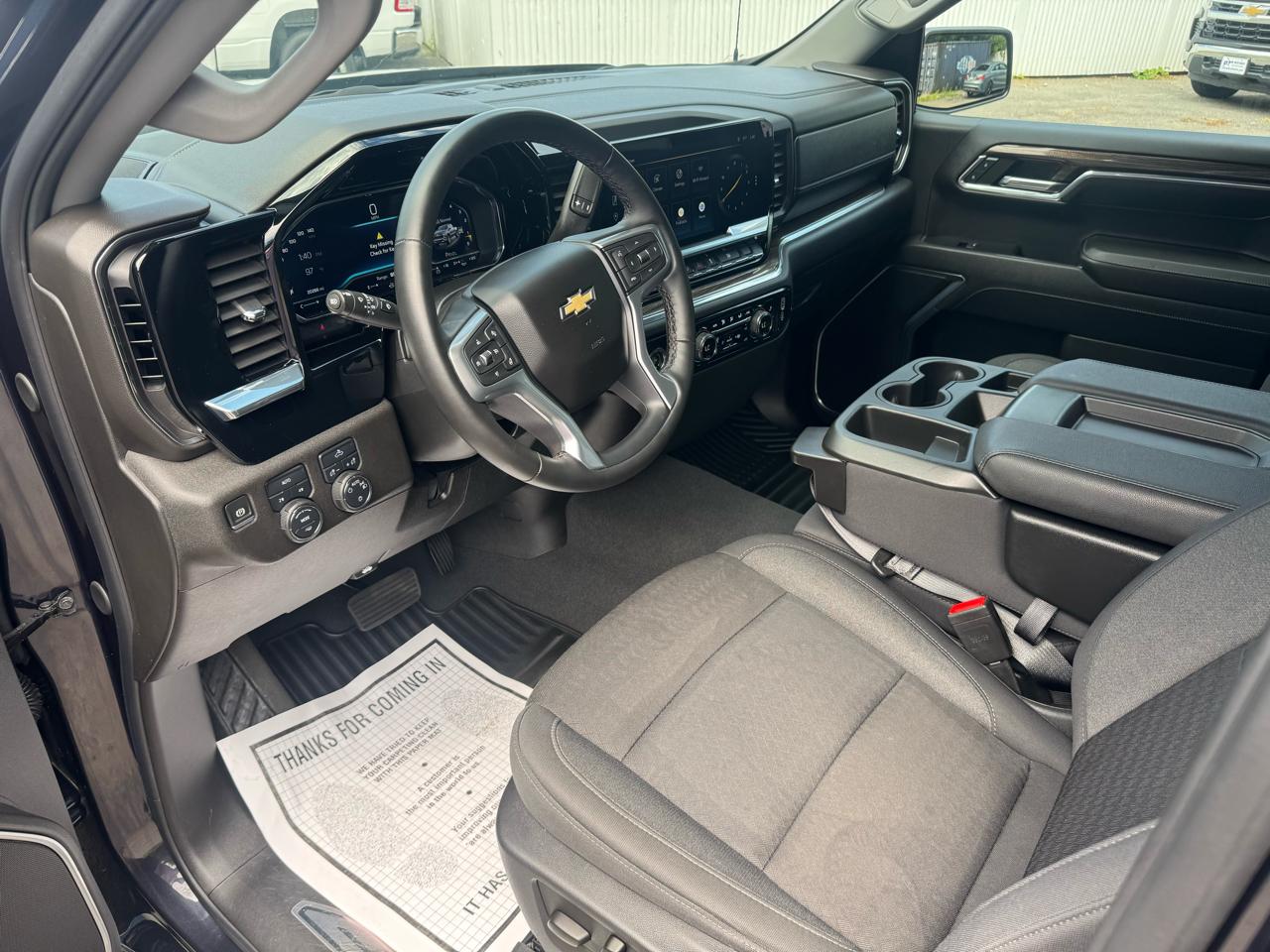 Chevrolet Silverado 1500 4WD Crew Cab 147" LT 2024