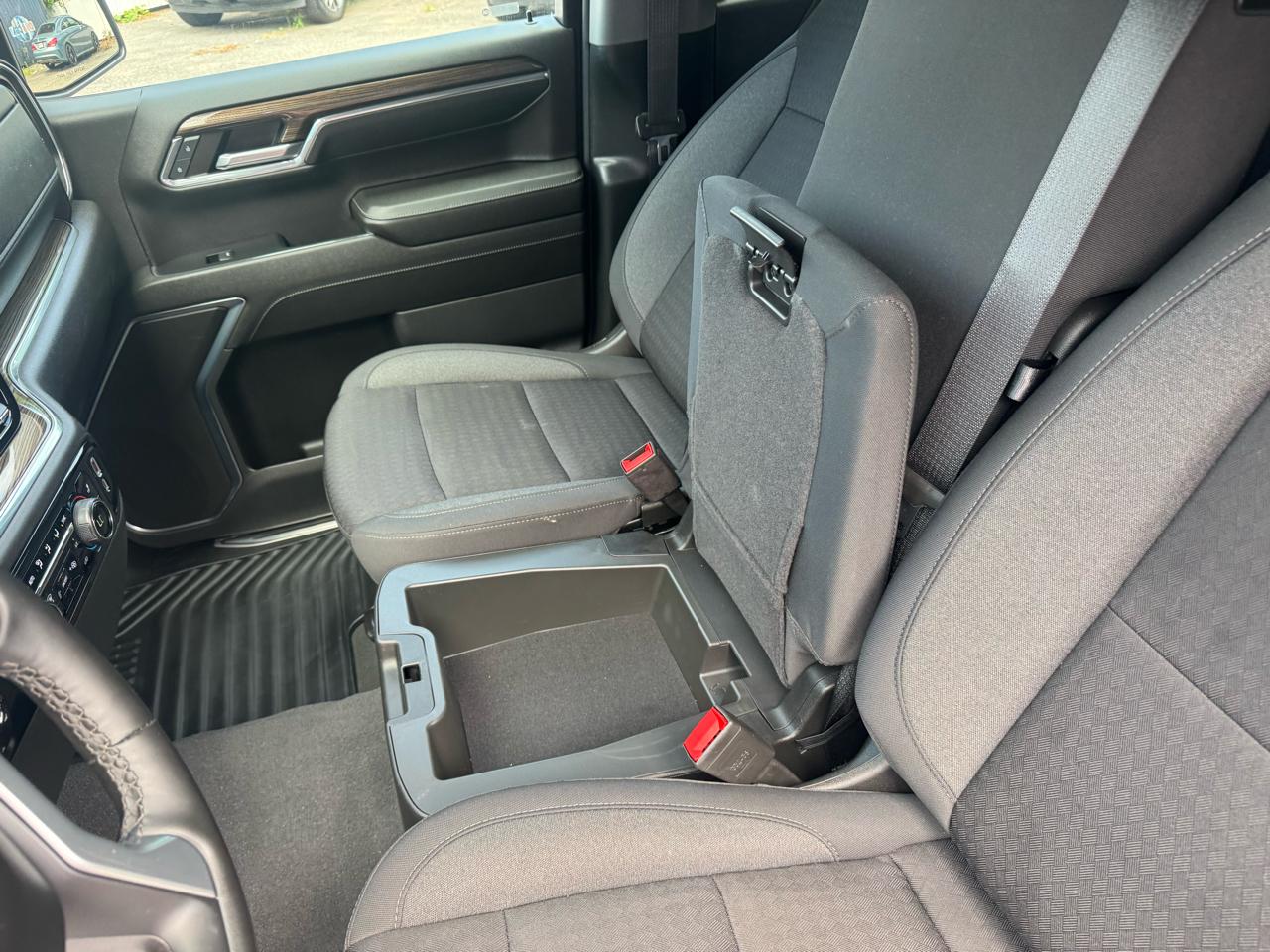 Chevrolet Silverado 1500 4WD Crew Cab 147" LT 2024