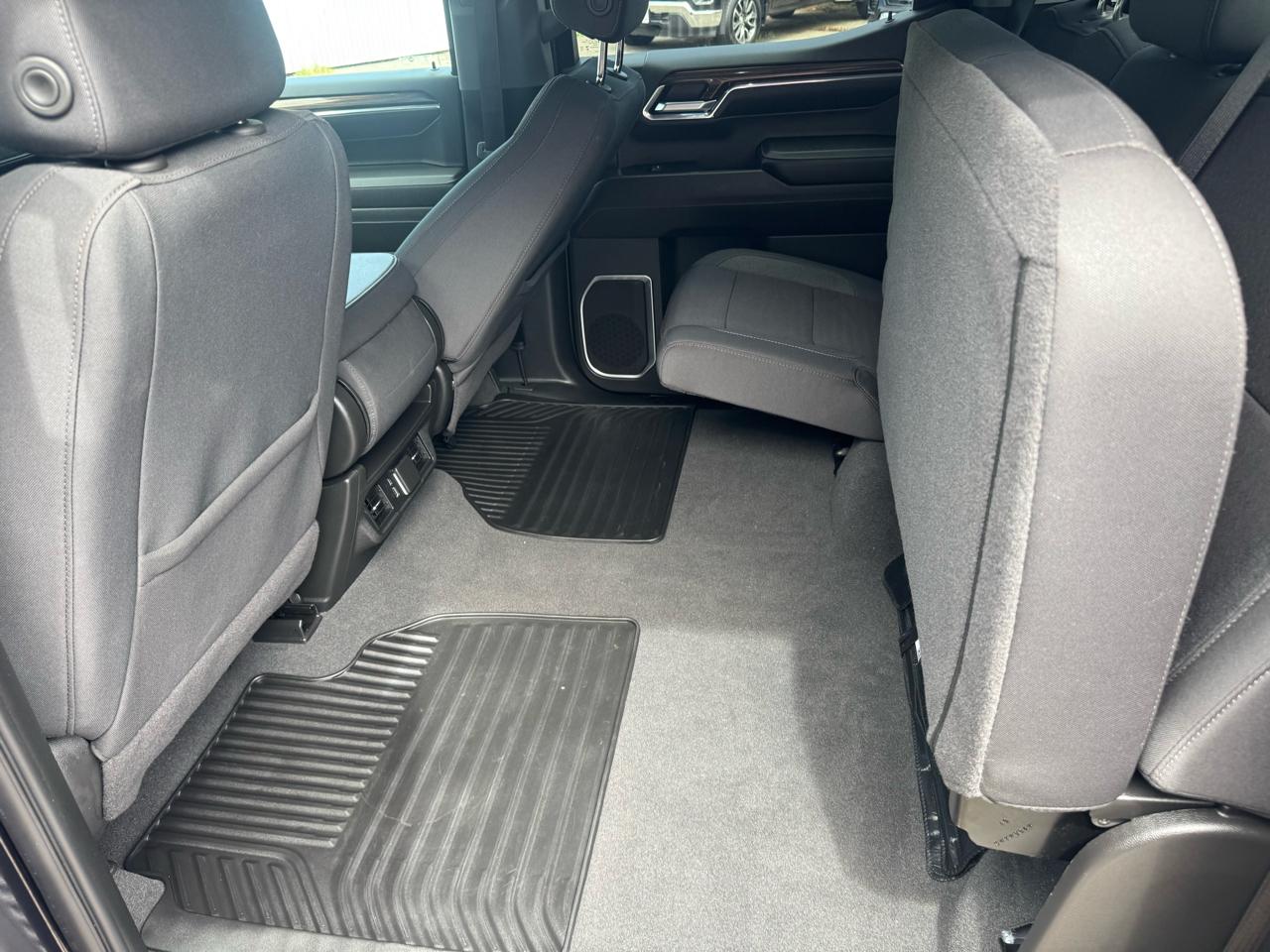 Chevrolet Silverado 1500 4WD Crew Cab 147" LT 2024