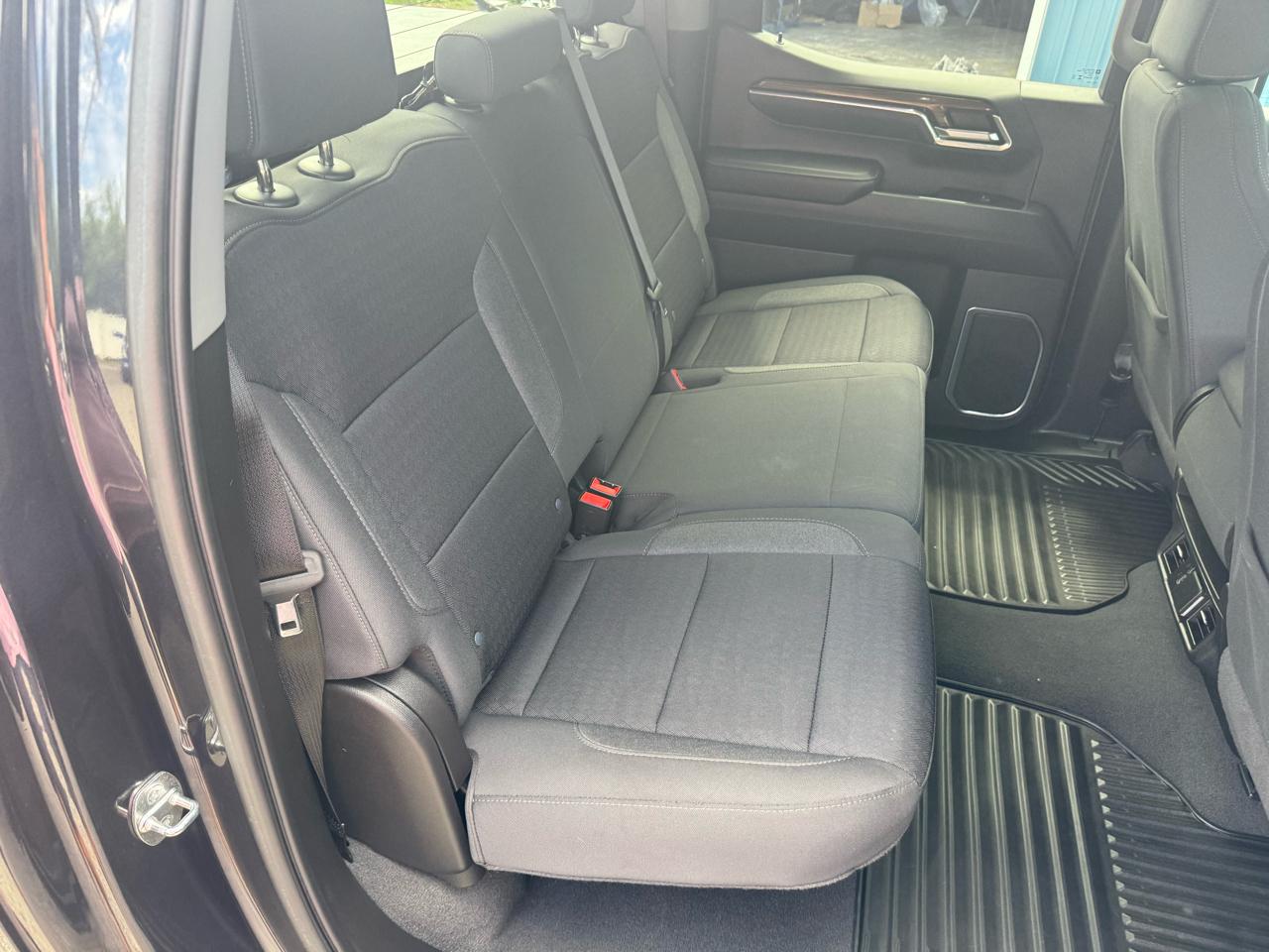 Chevrolet Silverado 1500 4WD Crew Cab 147" LT 2024
