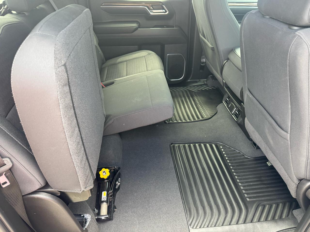 Chevrolet Silverado 1500 4WD Crew Cab 147" LT 2024