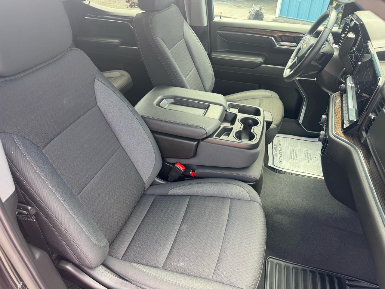 Chevrolet Silverado 1500 4WD Crew Cab 147" LT 2024