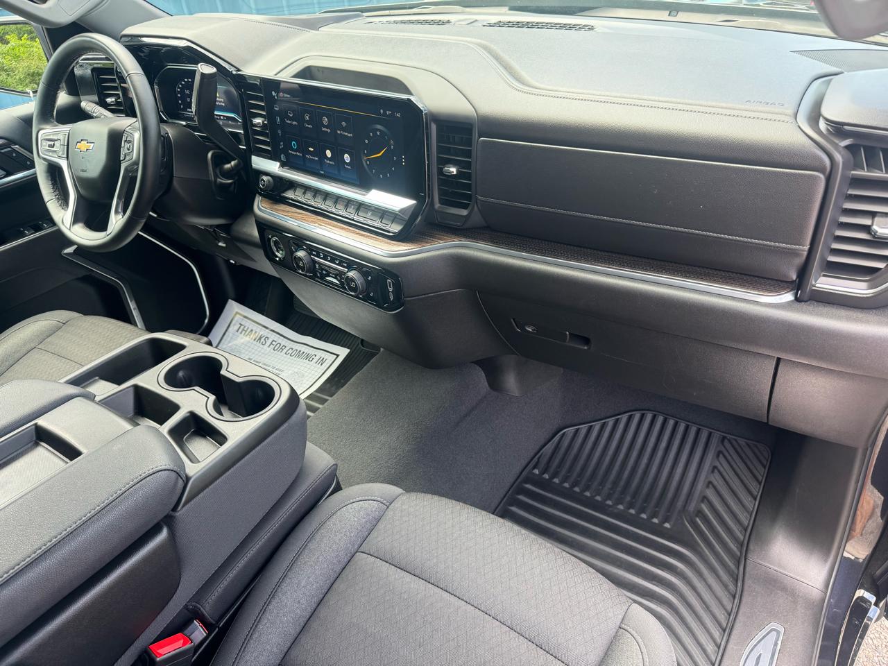 Chevrolet Silverado 1500 4WD Crew Cab 147" LT 2024