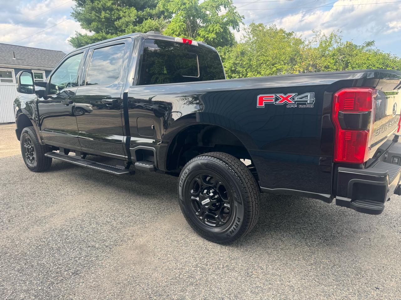 Ford F-250 SD XLT Crew Cab 4WD 2023