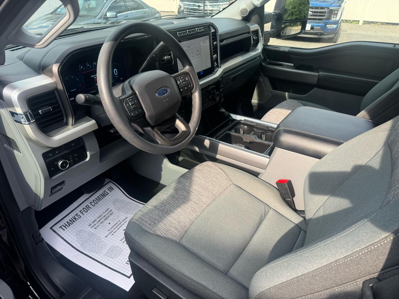Ford F-250 SD XLT Crew Cab 4WD 2023