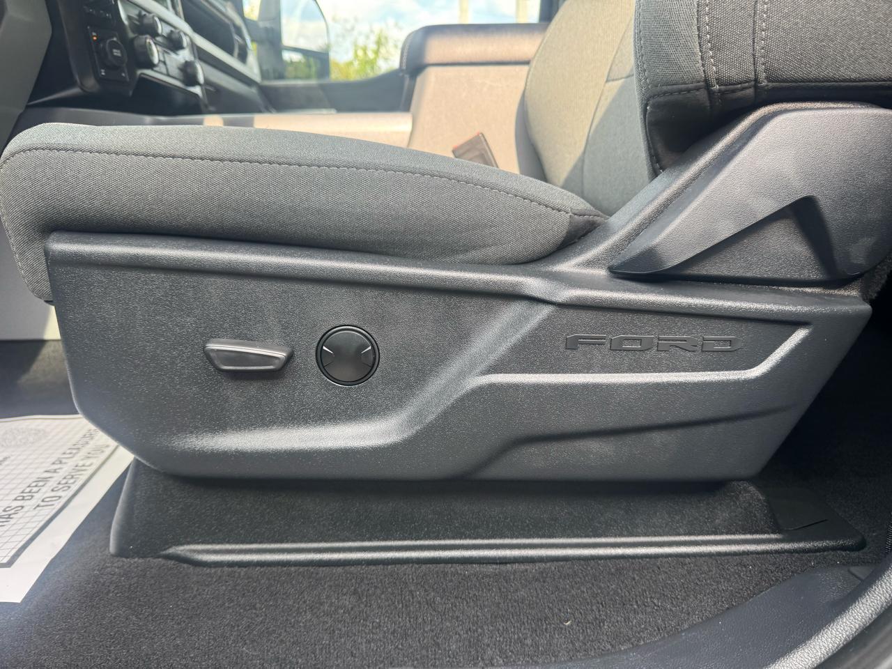 Ford F-250 SD XLT Crew Cab 4WD 2023