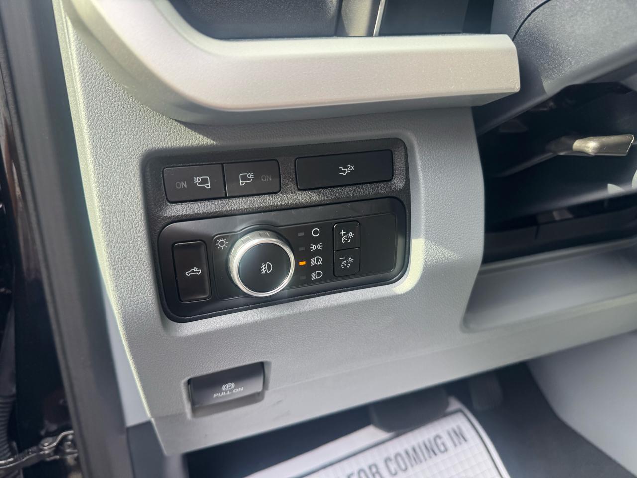 Ford F-250 SD XLT Crew Cab 4WD 2023
