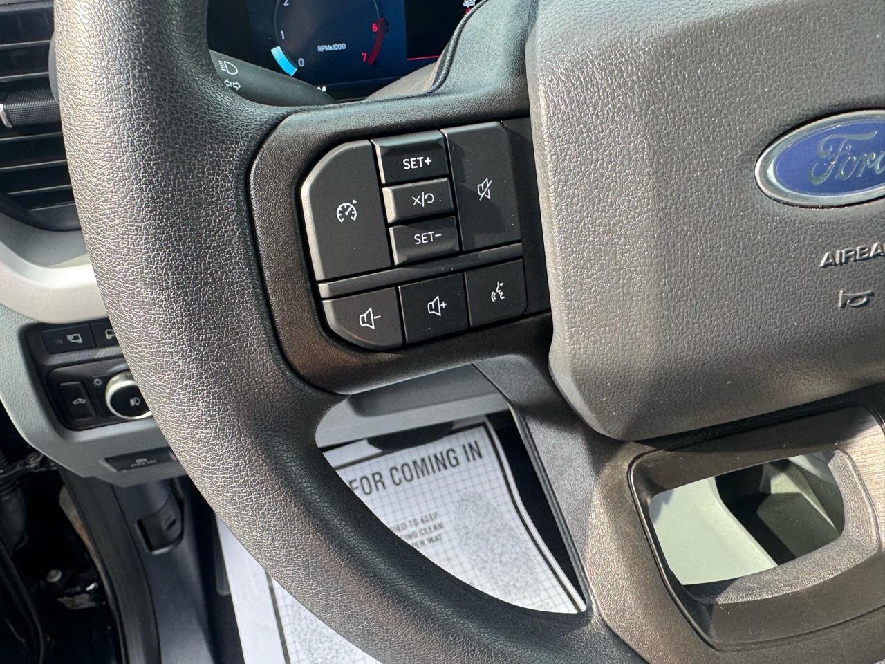 Ford F-250 SD XLT Crew Cab 4WD 2023