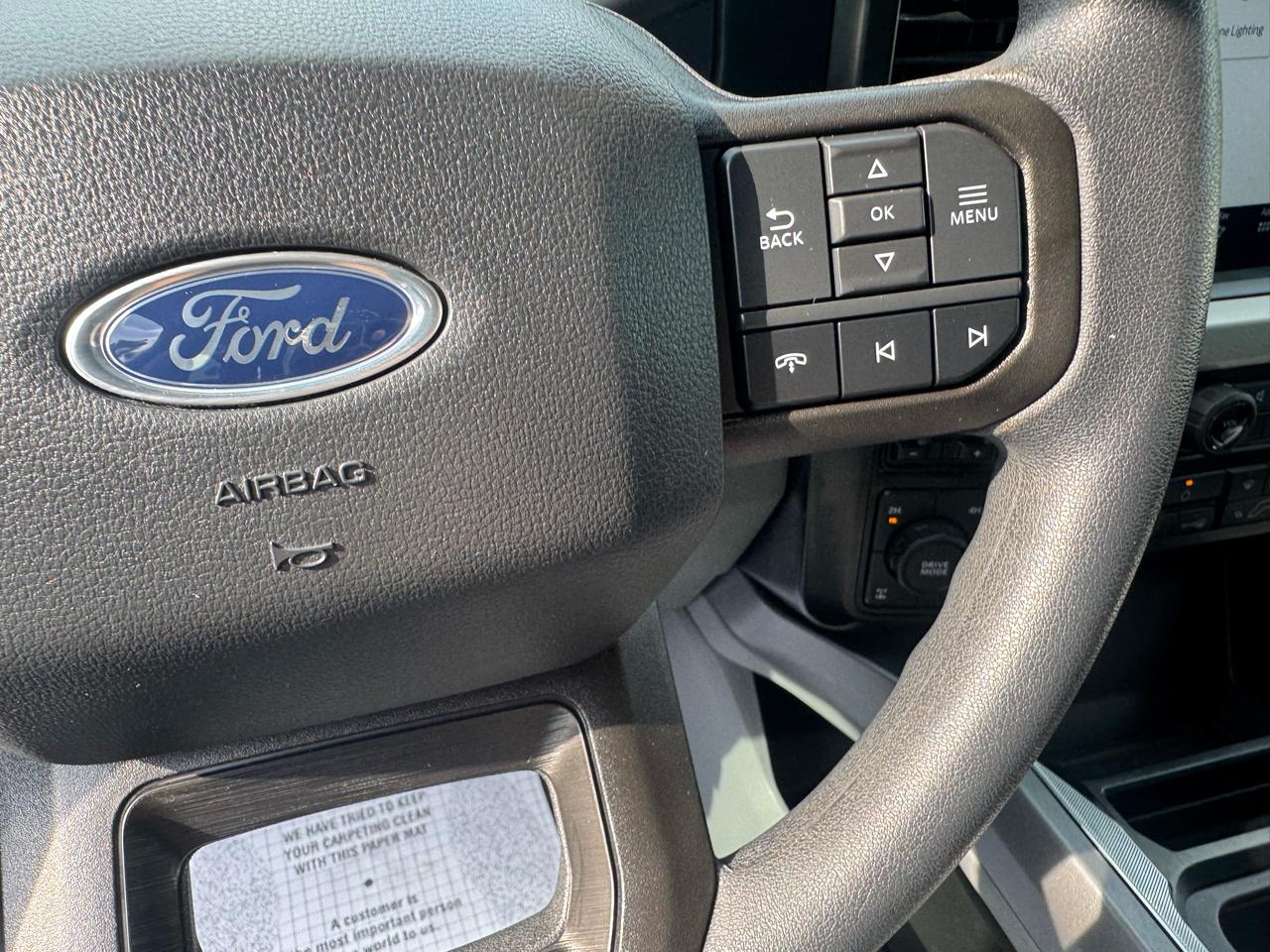 Ford F-250 SD XLT Crew Cab 4WD 2023