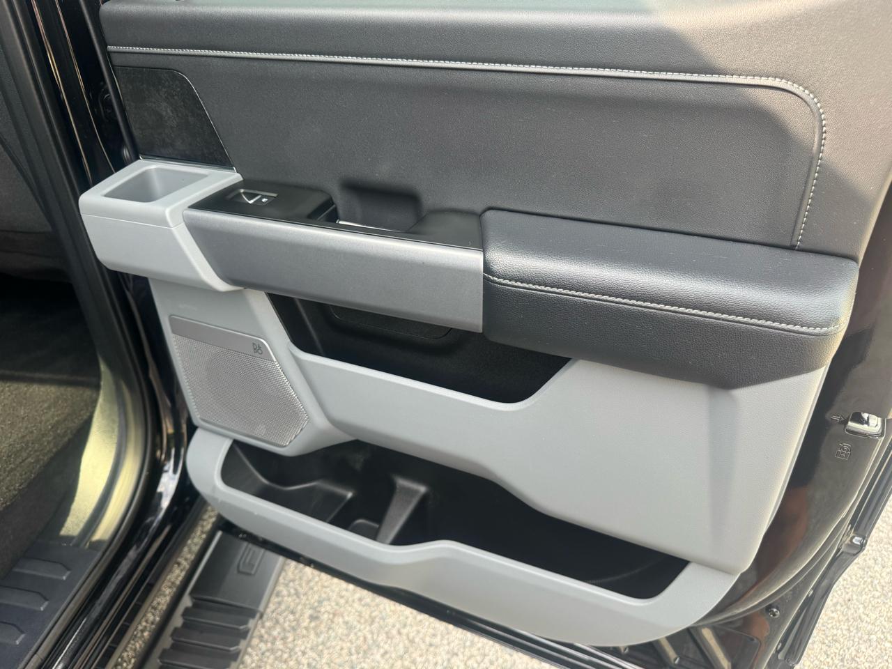 Ford F-250 SD XLT Crew Cab 4WD 2023