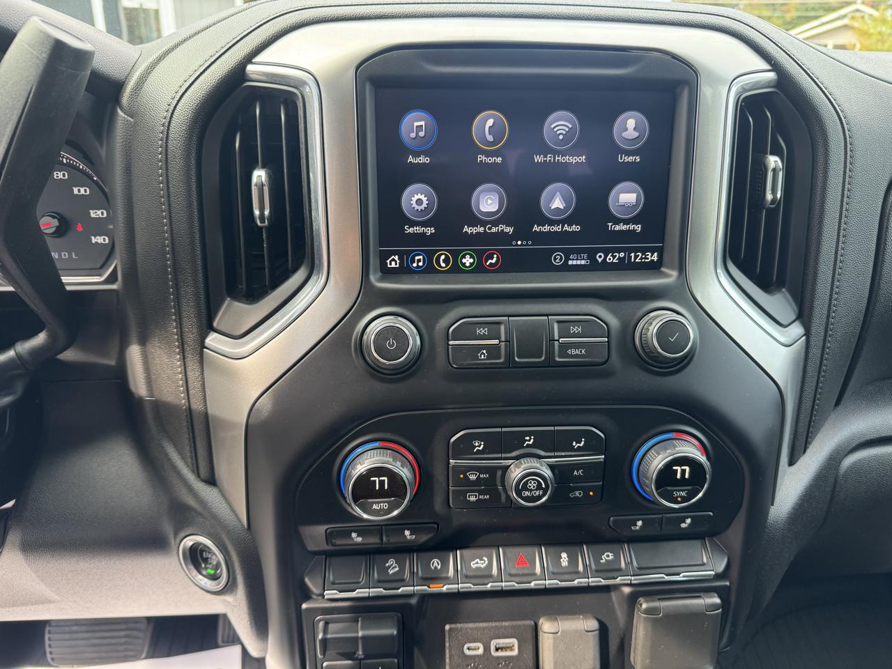 Chevrolet Silverado 1500 4WD Crew Cab 147" Custom Trail Boss 2020