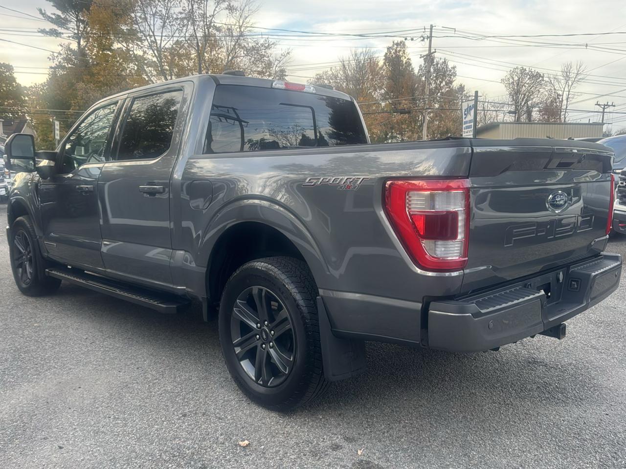 Ford F-150 4WD SuperCrew 145" Lariat 2023
