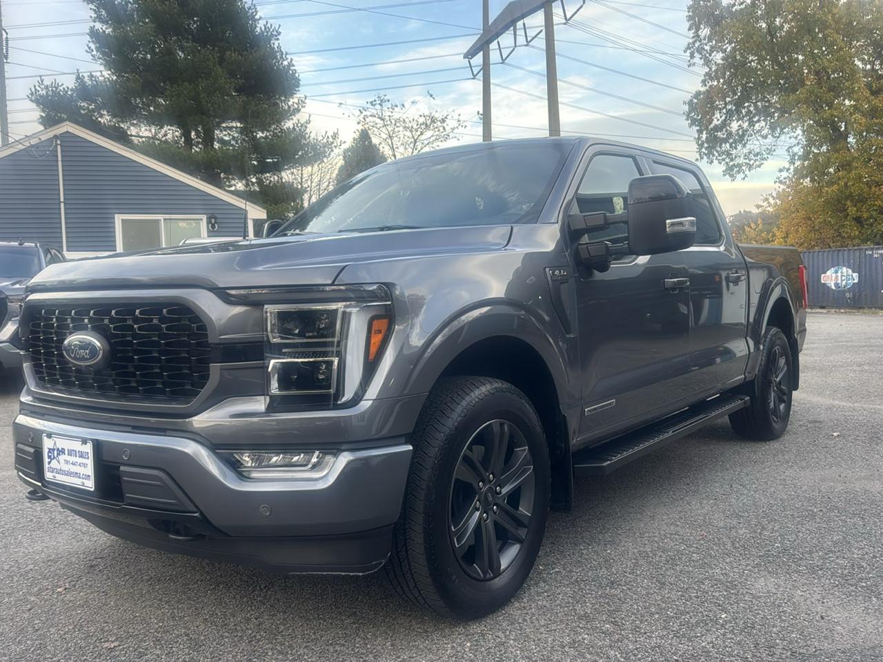 Ford F-150 4WD SuperCrew 145" Lariat 2023