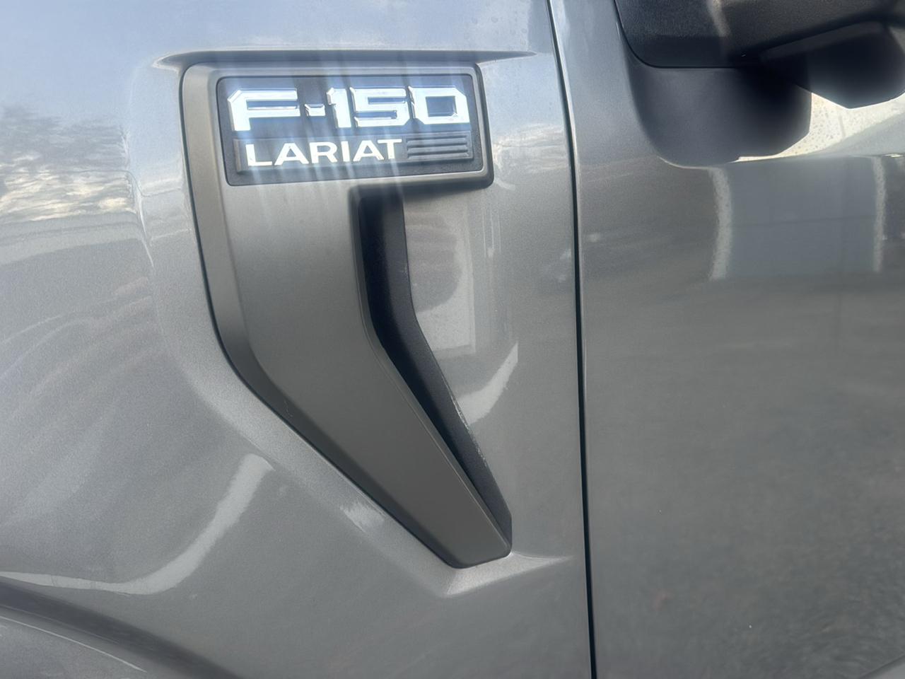 Ford F-150 4WD SuperCrew 145" Lariat 2023